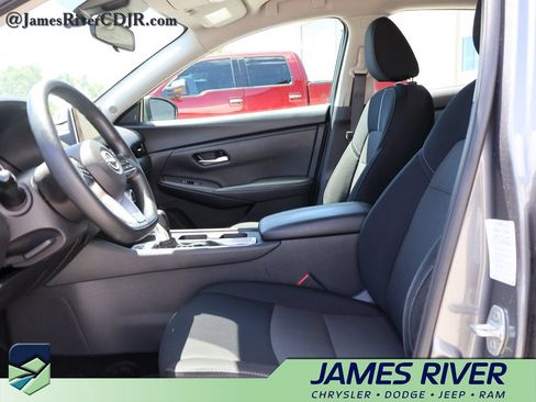 Used 2024 Nissan Sentra SV FWD image 22