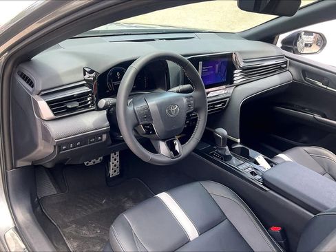 Used 2026 Toyota Camry SE FWD image 17