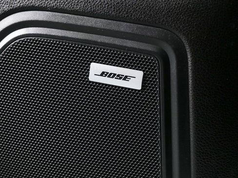 Certified 2019 Porsche Macan image 7