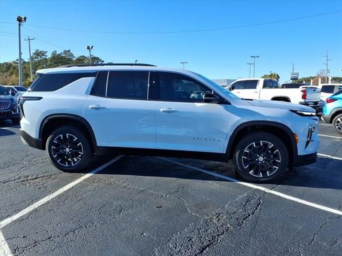 New 2026 Chevrolet Traverse LT w/ Sun and Wheel Package image 2