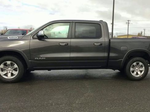 Used 2022 RAM 1500 Laramie AWD/4WD image 5