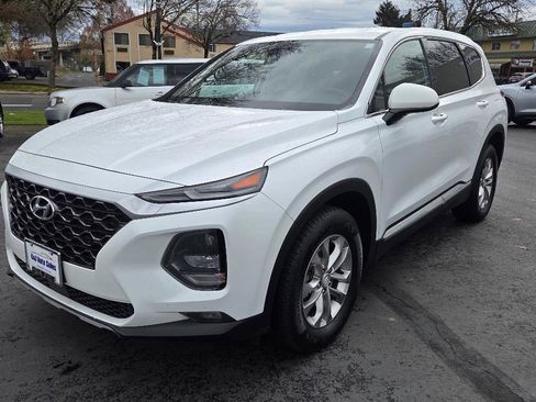 Used 2019 Hyundai Santa Fe SEL image 2