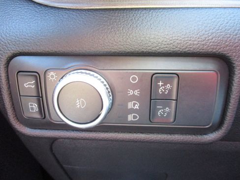 Used 2022 Ford Explorer Limited w/ Hybrid Equipment Group 310A AWD/4WD image 36