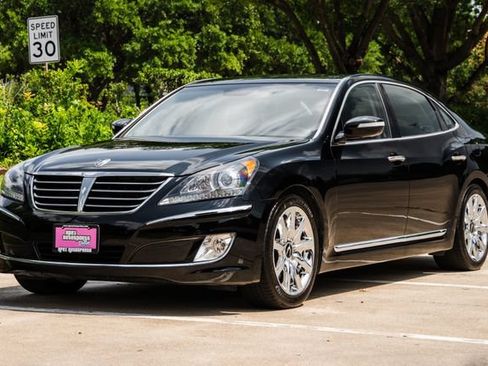 Used 2012 Hyundai Equus Signature RWD image 9