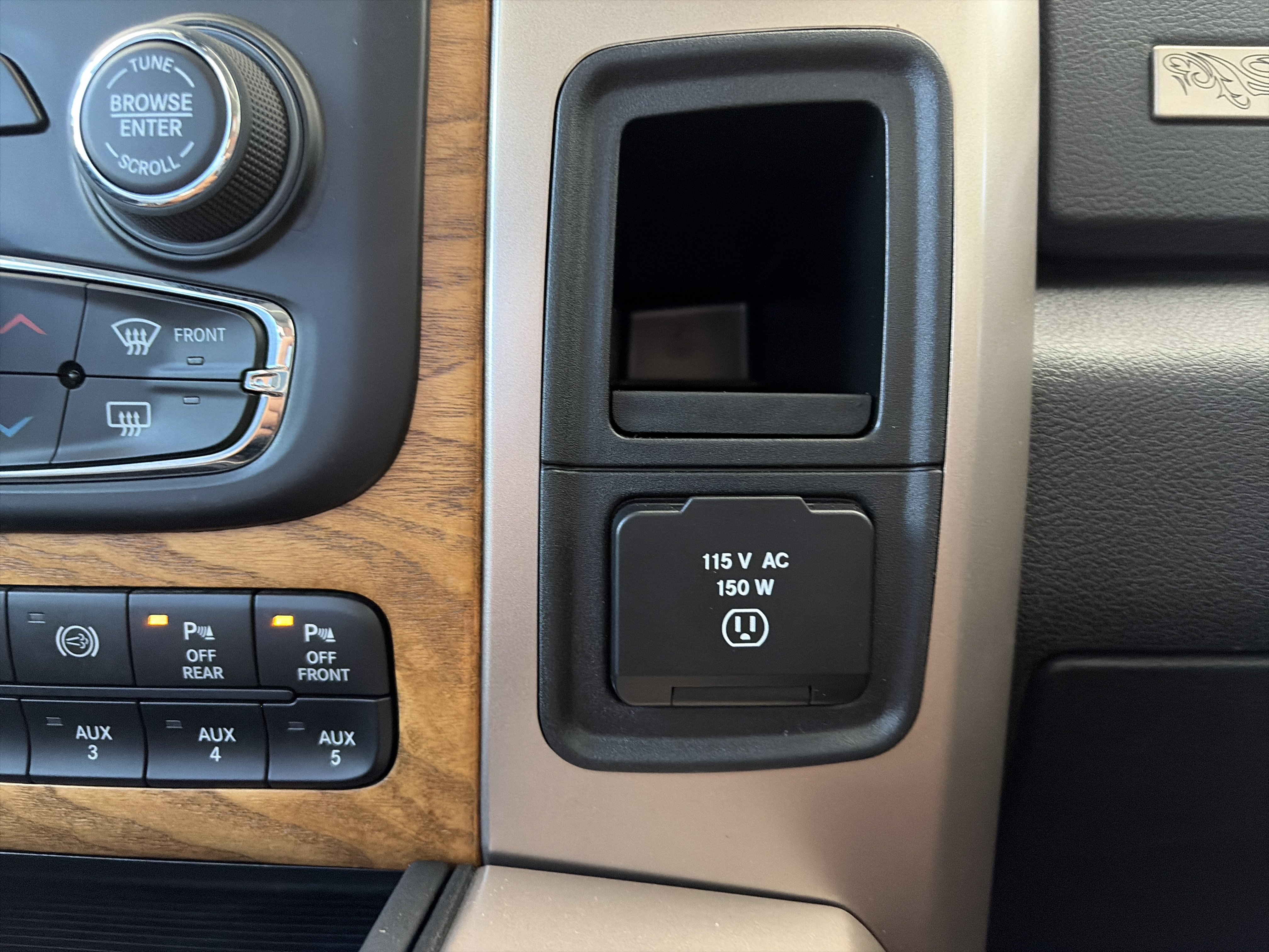 Used 2018 RAM 3500 Laramie Longhorn w/ Cold Weather Group AWD/4WD image 24