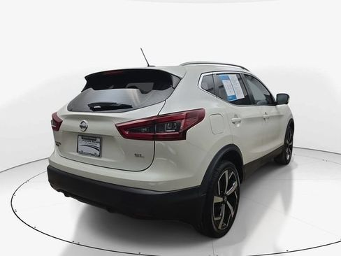 Used 2022 Nissan Rogue Sport SL w/ Premium Package FWD image 6