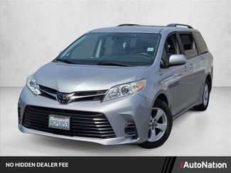 Used 2018 Toyota Sienna LE w/ Carpet Mat Package FWD video 1