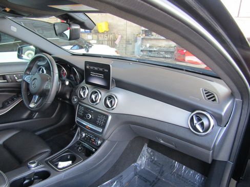 Used 2020 Mercedes-Benz GLA 250 GLA 250 4MATIC SUV image 11
