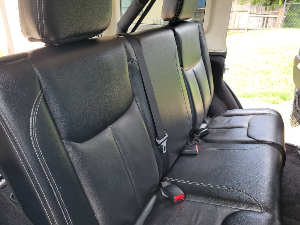 Used 2015 Jeep Wrangler Unlimited Sahara w/ Connectivity Group AWD/4WD image 15