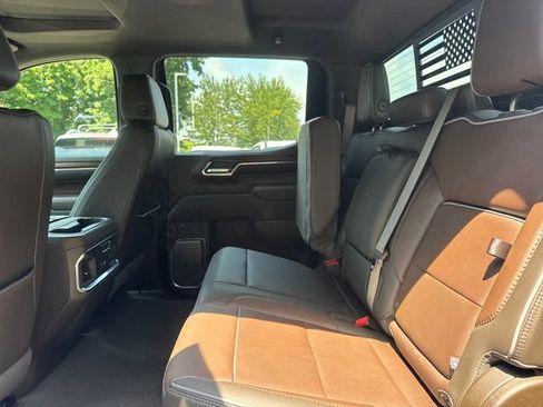 Used 2024 GMC Sierra 1500 Denali AWD/4WD image 11