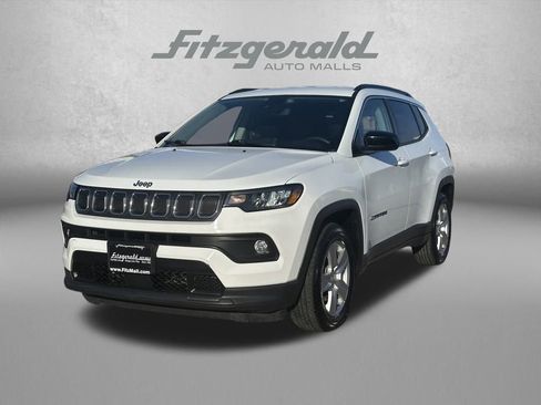 Used 2022 Jeep Compass Latitude image 2