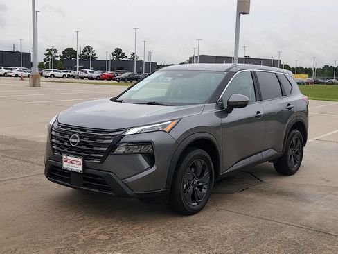 Used 2026 Nissan Rogue SV FWD image 9