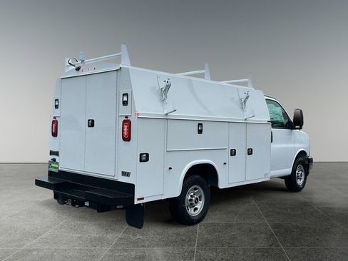 New 2025 GMC Savana 3500 w/ Power Convenience Package image 7