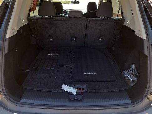 Certified 2021 Nissan Rogue SV FWD image 8
