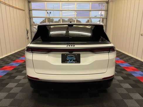 Used 2024 Jeep Wagoneer Launch Edition AWD/4WD image 5