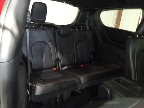 New 2026 Chrysler Pacifica Select image 11