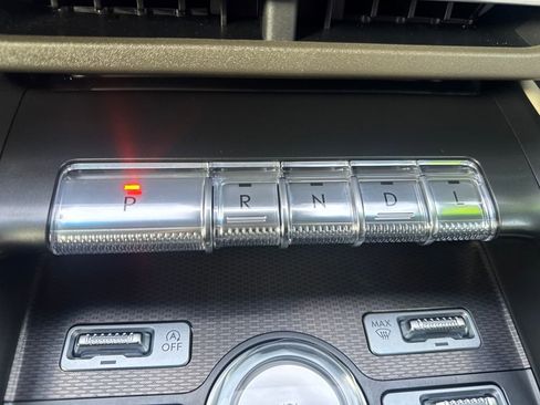 Certified 2024 Lincoln Nautilus Premier image 18