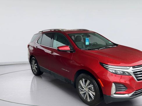 Used 2024 Chevrolet Equinox Premier AWD/4WD image 2