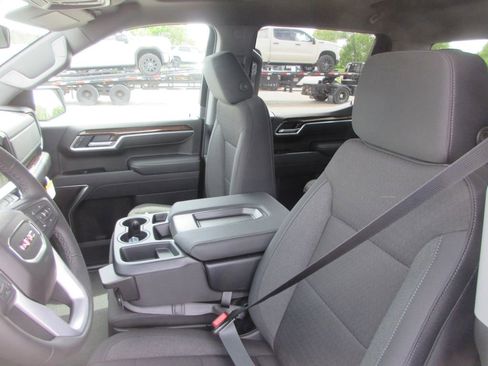 New 2026 GMC Sierra 1500 SLE AWD/4WD image 13