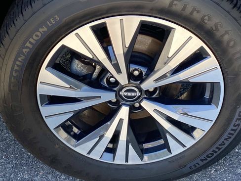 Used 2023 Nissan Rogue SV AWD/4WD image 24