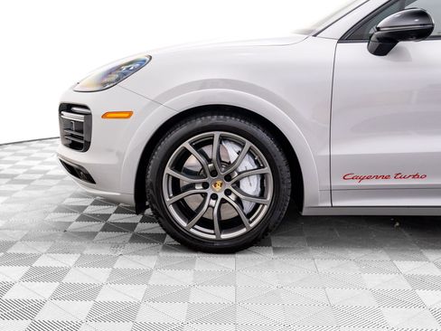 Used 2020 Porsche Cayenne Turbo image 36