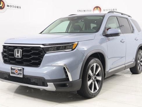 Used 2023 Honda Pilot Touring image 5