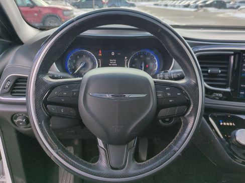 Used 2019 Chrysler Pacifica Limited w/ S Appearance Package image 33