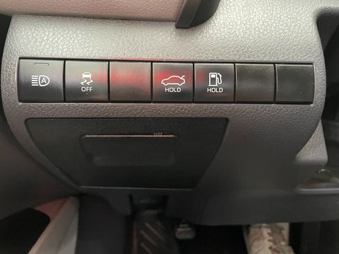 Used 2021 Toyota Camry SE image 39