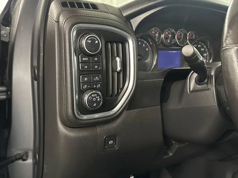 Used 2019 Chevrolet Silverado 1500 LT Trail Boss AWD/4WD image 14