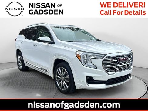 Used 2022 GMC Terrain Denali w/ Denali Premium Package image 1
