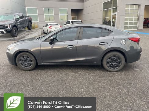 Used 2015 MAZDA MAZDA3 i SV FWD image 3