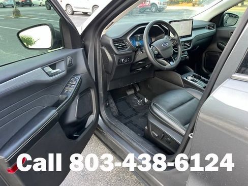 Used 2023 Ford Escape Platinum AWD/4WD image 5