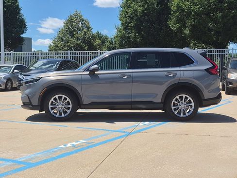Used 2025 Honda CR-V EX image 9
