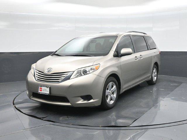 Certified 2017 Toyota Sienna LE FWD image 1