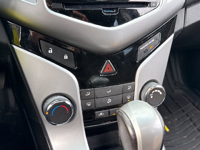 Used 2012 Chevrolet Cruze LT w/ All-Star Edition FWD image 31