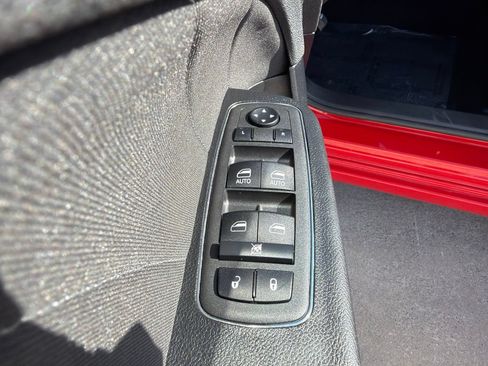 Used 2022 Dodge Charger SXT RWD image 18