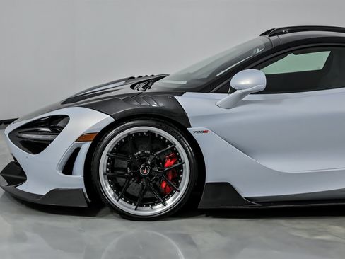 Used 2018 McLaren 720S image 10