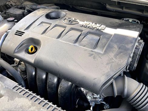 Used 2022 Toyota C-HR XLE image 31