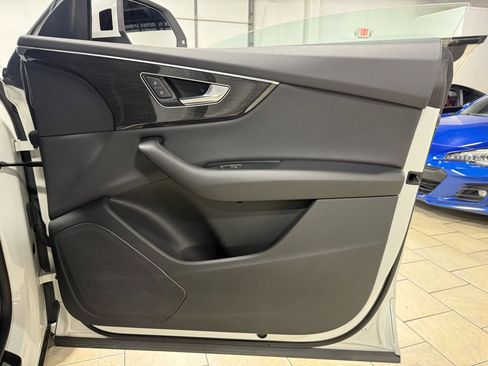 Used 2019 Audi Q8 Premium w/ Convenience Package image 29