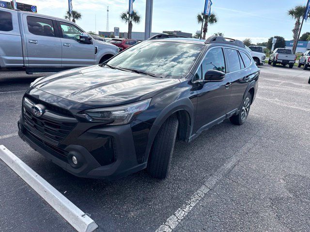 Used 2025 Subaru Outback Premium AWD/4WD image 10