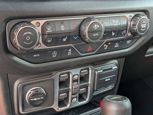 New 2026 Jeep Gladiator Sport AWD/4WD image 24