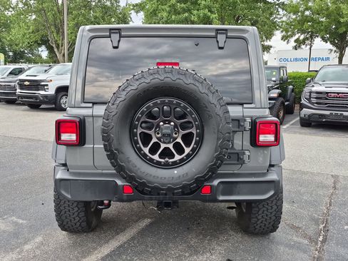 Used 2022 Jeep Wrangler Unlimited Sport w/ Xtreme Recon 35" Tire Package AWD/4WD image 9