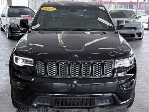 Used 2021 Jeep Grand Cherokee Laredo X image 3
