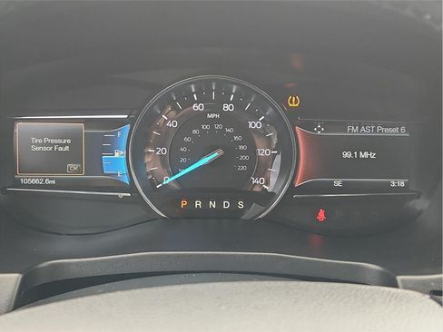 Used 2017 Ford Explorer XLT w/ Equipment Group 202A FWD image 12
