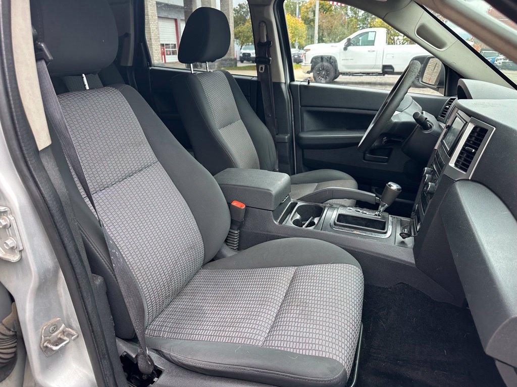 Used 2008 Jeep Grand Cherokee Laredo AWD/4WD image 24