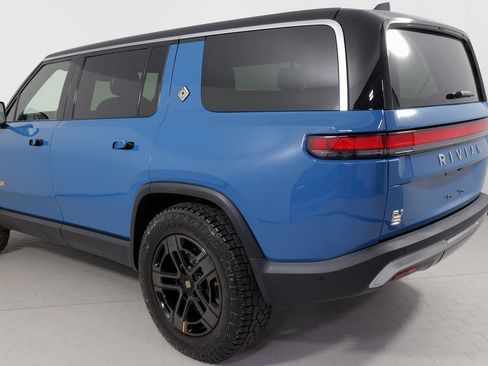 Used 2023 Rivian R1S Adventure image 22