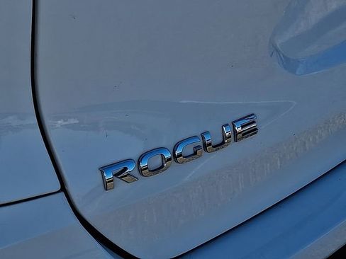 Used 2018 Nissan Rogue S image 30