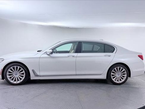 Used 2020 BMW 740i w/ Cold Weather Package RWD image 3