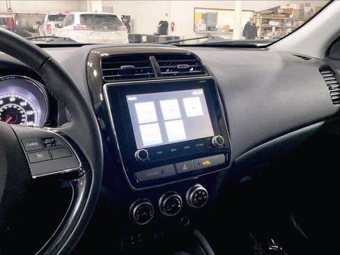 Used 2025 Mitsubishi Outlander Sport SE image 6