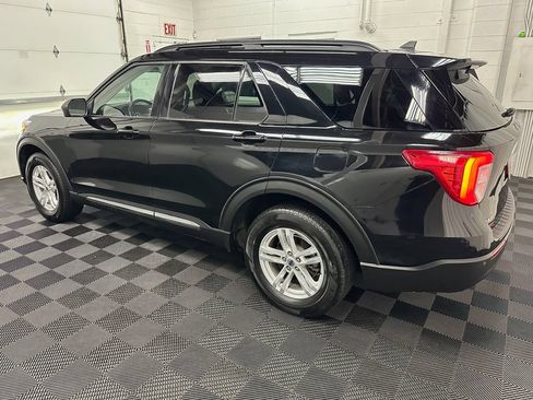 Used 2022 Ford Explorer XLT AWD/4WD image 7